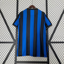 Camisa retro Inter de Milão 09/10, listras azuis e pretas, ideal para torcedores do time.
