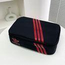 Mala Porta Chuteiras Adidas com design moderno e prático para transporte de chuteiras