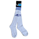 Meias Compridas Futebol Adidas brancas com detalhes azuis e etiqueta