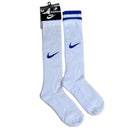 Meias Compridas Futebol Nike brancas com detalhes azuis, ideais para conforto e performance em campo.