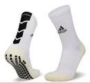 Meias Desportivas Antiderrapantes Adidas em branco com tecnologia antiderrapante e logotipo Adidas.
