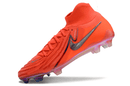 Nike Phantom Luna Elite NU FG "Halaand" chuteiras de futebol em vermelho vibrante para desempenho de elite.