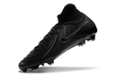 Nike Phantom Luna Elite NU FG Preta "Black Pack" chuteira de futebol em preto total e design minimalista.