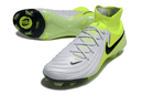Nike Phantom Luna Elite NU FG Verde e Cinza com design moderno e tecnologia avançada para futebol.
