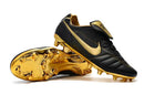 Nike Tiempo Legend 7 R10 FG Preta e Dourado, botas de futebol com design preto e dourado, homenageando Ronaldinho.