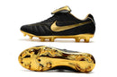 Nike Tiempo Legend 7 R10 FG Preta e Dourado com design elegante e sola dourada.
